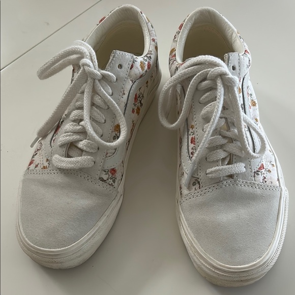 Vans White Floral Women's Sneakers - Picture 1 of 3